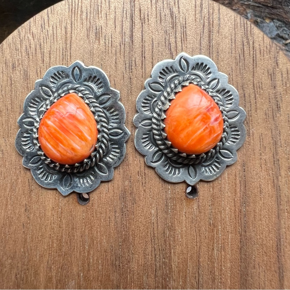 Spiny Oyster Teardrop Statement Stud Earrings | 9… - image 3